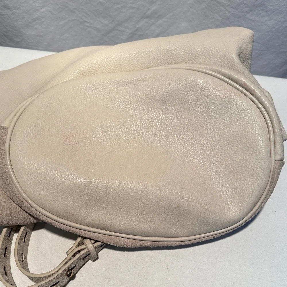 Elegant Cream Shoulder Bag